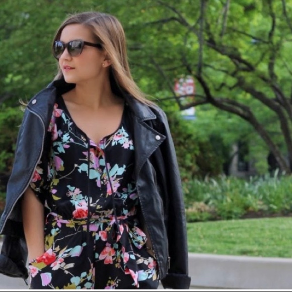 Yumi Kim Leah Floral Tie Waist Romper - Picture 3 of 12